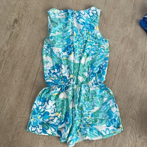 Lilly pulitzer Tybee Romper Resort White in a pinch. - Picture 4 of 4